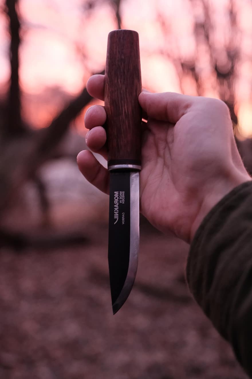 нож, охотничий нож, рука, деревянная ручка, Короткий нож, лопасть, острый, назад