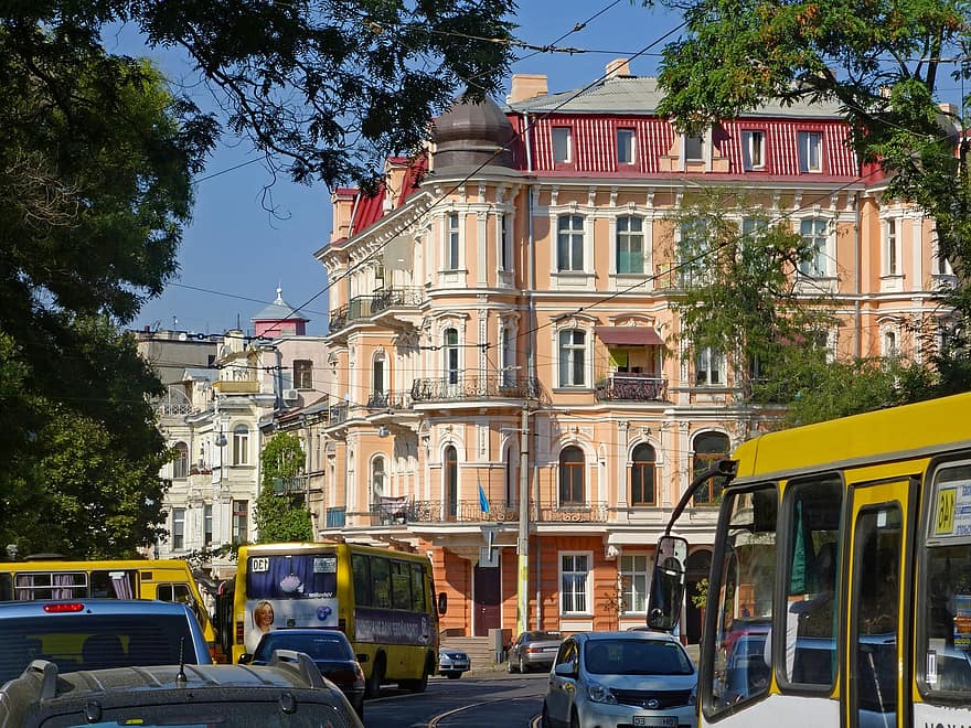 Stadt, Autos, Reise, Tourismus, Odessa, Ukraine, Bus, Hauptverkehrszeit, städtischer Transport, die Architektur, Wohnhaus