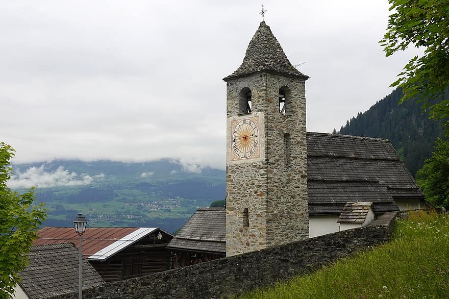 Iglesia, Torre del Reloj, edificio viejo, arquitectura, pueblo, rural, Torre de la iglesia, campo, montañas, cristianismo, religión