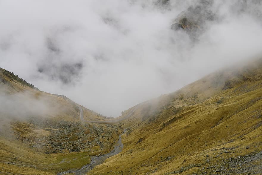 névoa, montanhas, romênia