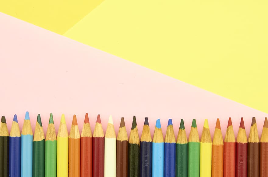 มีสีสัน, ดินสอ, พื้นหลัง, ดินสอสี, ใกล้ชิด, การแบ่งประเภท, ศิลปะ, การวาดภาพ, ความคิดสร้างสรรค์, โรงเรียน, วัยเด็ก