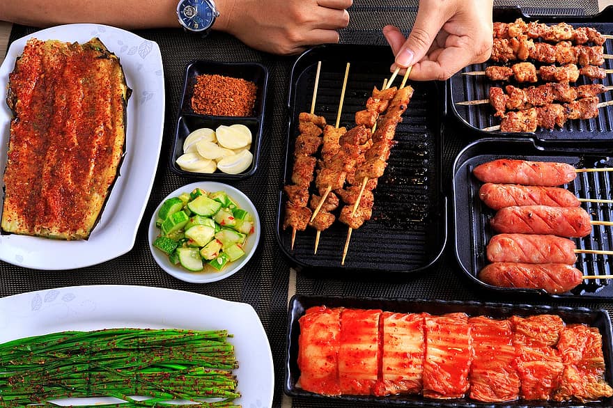 barbecue, brochettes de viande, viande grillée, cuisine