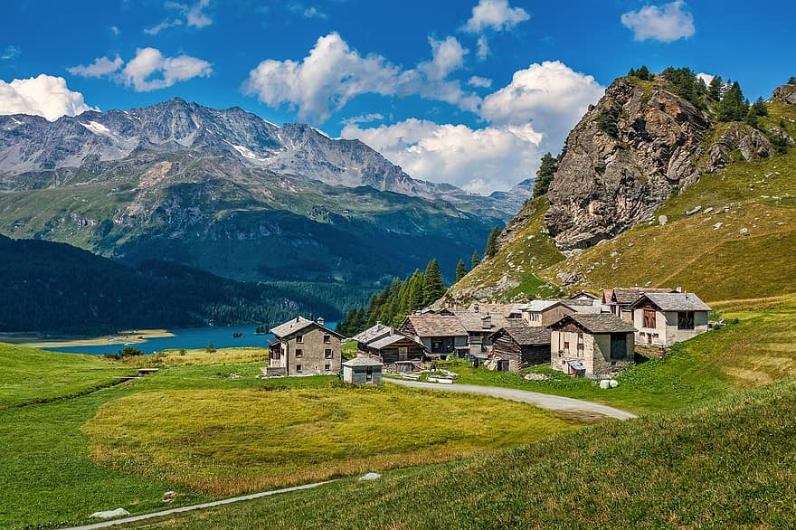 Alpen, Dorf, Felder, Häuser, Stadt, Dorf, Tal, Berge, Gebirge, Weide, Wiese, Bauernhof