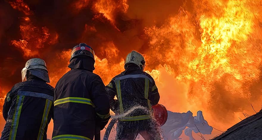 Feuerwehrmann, Feuersbrunst, Uniform, Aktion, mutig, brennen, zuversichtlich, Beschädigung, Achtung, gefährlich, Notfall