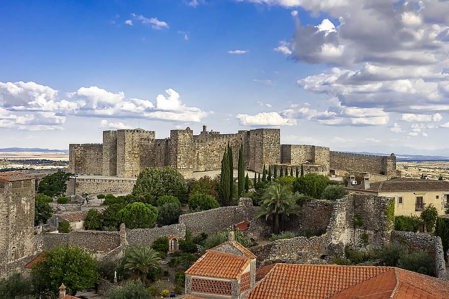 Замъкът Трухильо, крепост, забележителност, замък, бойниците, средновековен, исторически, град, Алкасаба де Трухильо, Трухильо