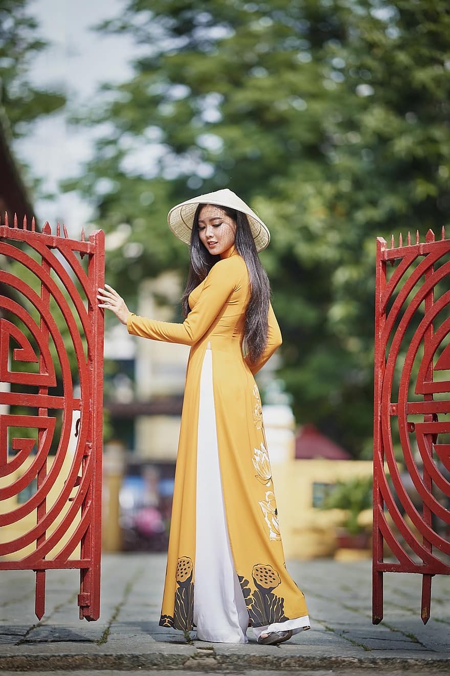 Long Life, Asian Woman, Crock Pot, Chinese New Year, Vietnam Traditional Dress, How Long Is Vietnamese, Vietnamese Lunar New Year, Vietnamese Conical Hats, Vietnamese Traditional New Year, Yellow, Adult