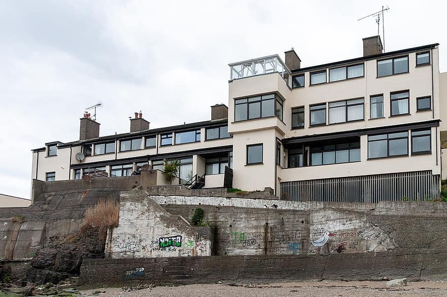 Edifici davant de la platja, arquitectura, platja, edifici, Costa, dublin, europa, graffiti, Irlanda