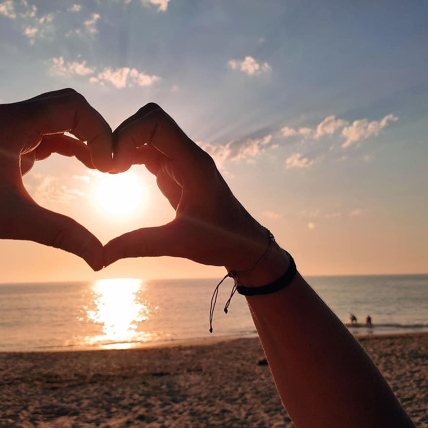 hænder, hjerte, strand, solnedgang, sol, sollys, kærlighed, symbol, skumring, hav