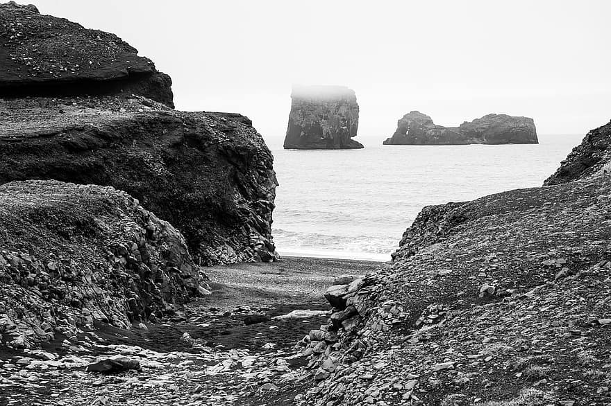 Islanda, plaja cu nisip negru, plajă, mal, malul marii, formațiuni rock, mare, ocean, peisaj marin, peisaj, în aer liber