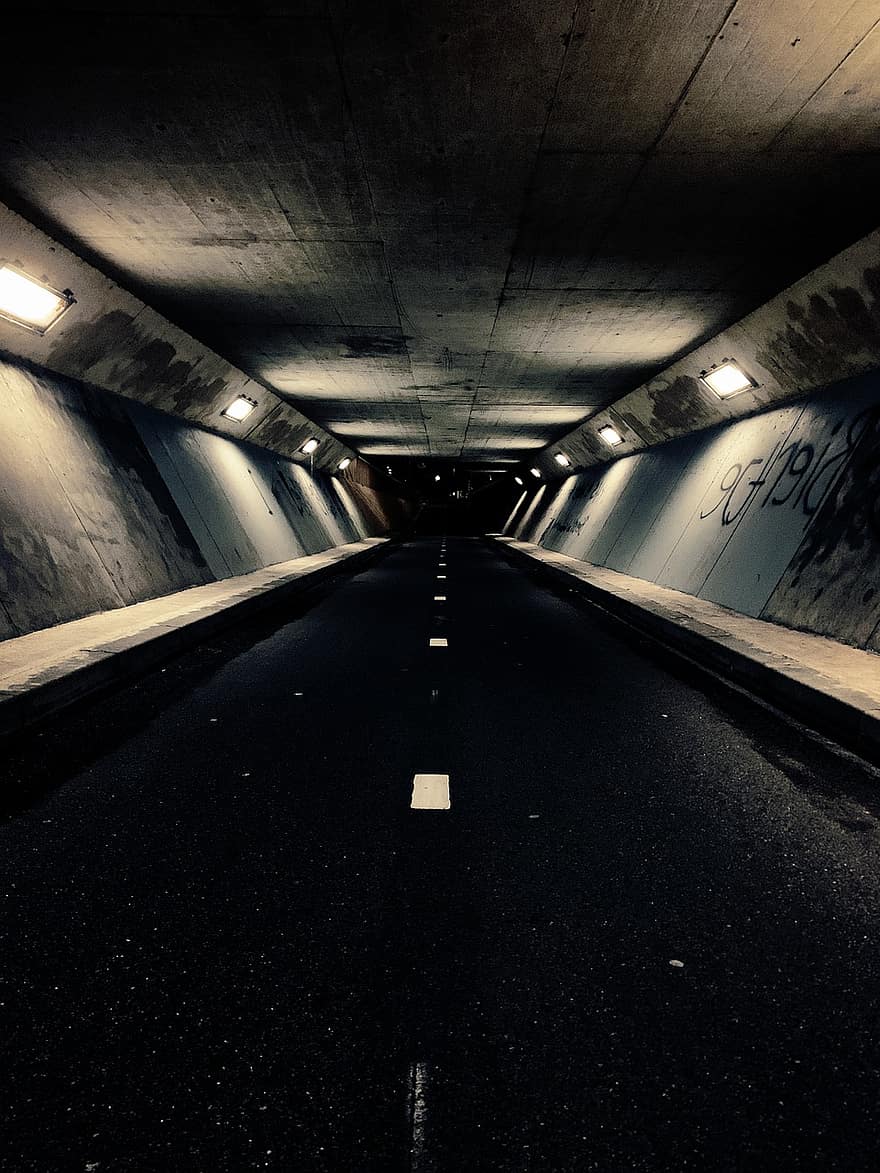 túnel, arquitectura, noche, ligero, lejos, pintada, oscuro, subterráneo, adentro, punto de fuga, sucio