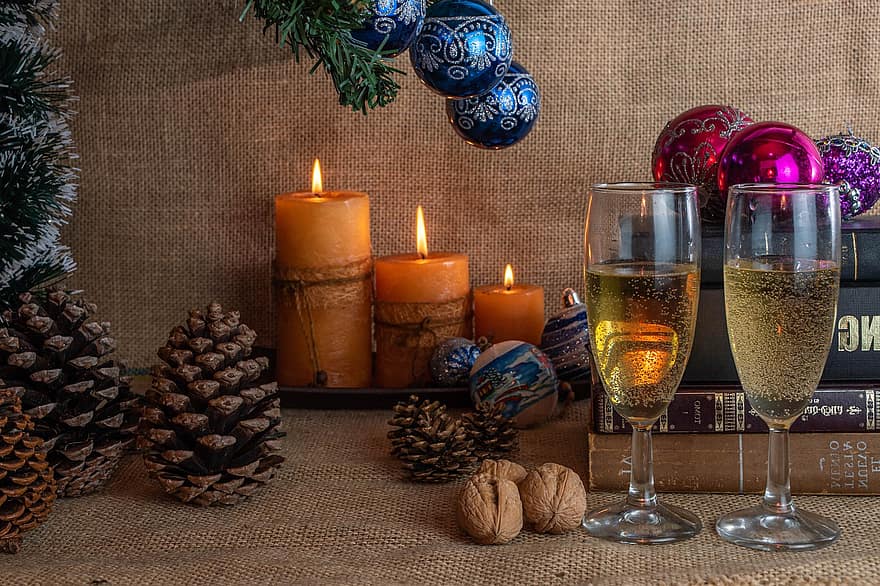 Kerstmis, vakantie, seizoen, slingers, kaarsen, lichten, ballen, kleurrijk, noten, viering, decoratie