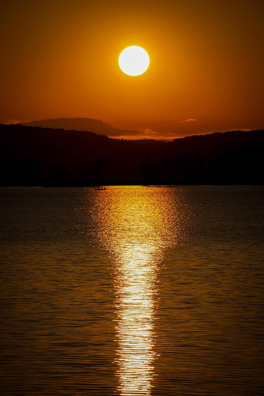 puesta de sol, río, cerros, siluetas, lago, agua, reflexión, reflejo de agua, oscuridad, crepúsculo, cielo naranja
