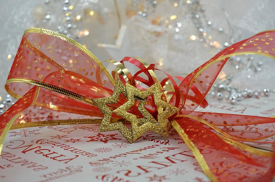 prezent, łuk prezent, motyw świąteczny, świąteczny anioł, czerwony łuk, Boże Narodzenie, obecny
