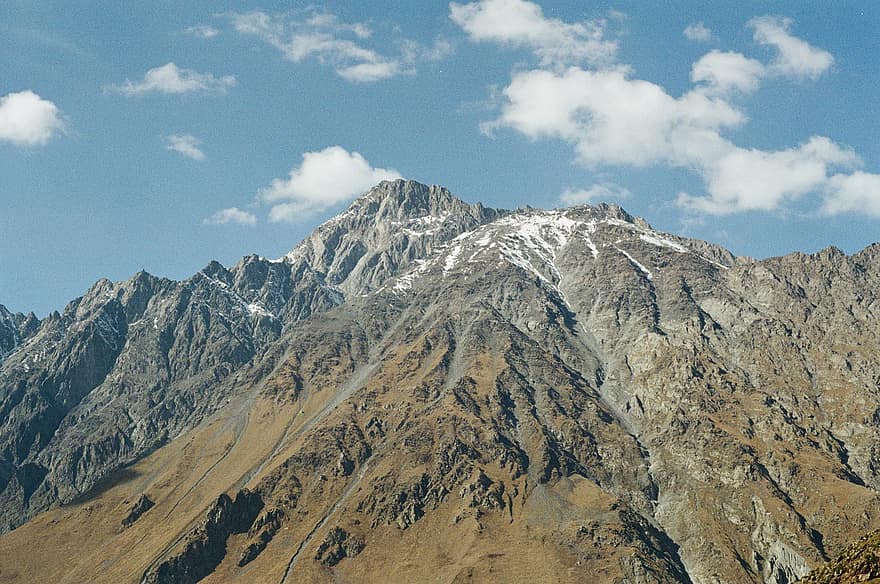 montera kazbek, stratovulkan, georgien, bergen, natur, berg, snö, bergstopp, landskap, bergskedja, resa