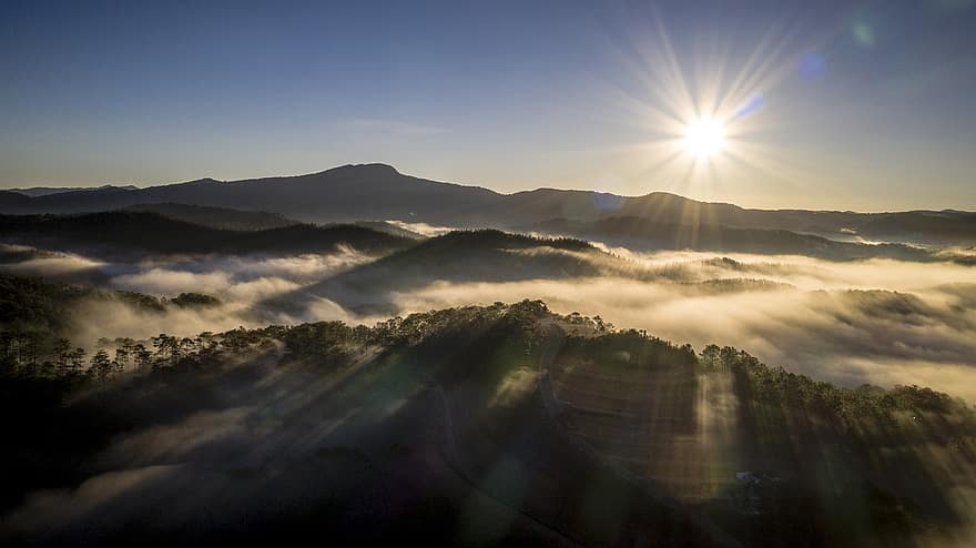 luce del sole, nebbia, montagne, Alba, alba, catena montuosa, nebbioso, nebbia mattutina, foschia, paesaggio di montagna, Vietnam