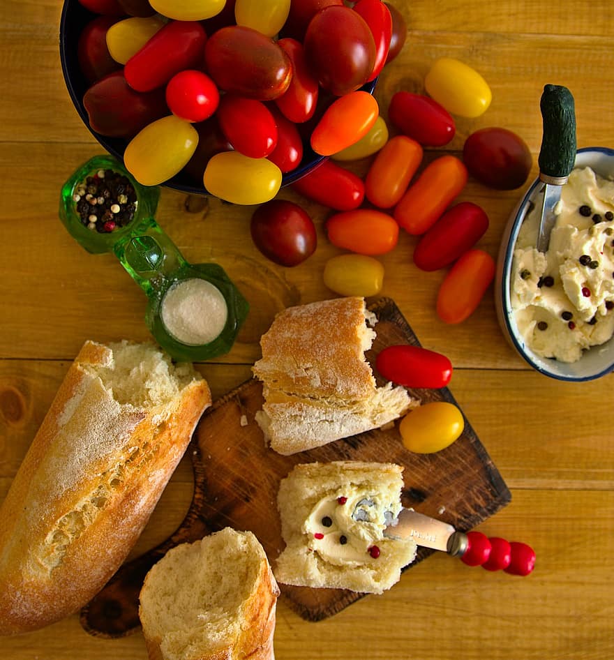fotografování potravin, ploché ležel, bageta, rajčata, tavený sýr, Pomazánka se smetanovým sýrem, snídaně, pozdní snídaně, zdravý, jíst, jídlo
