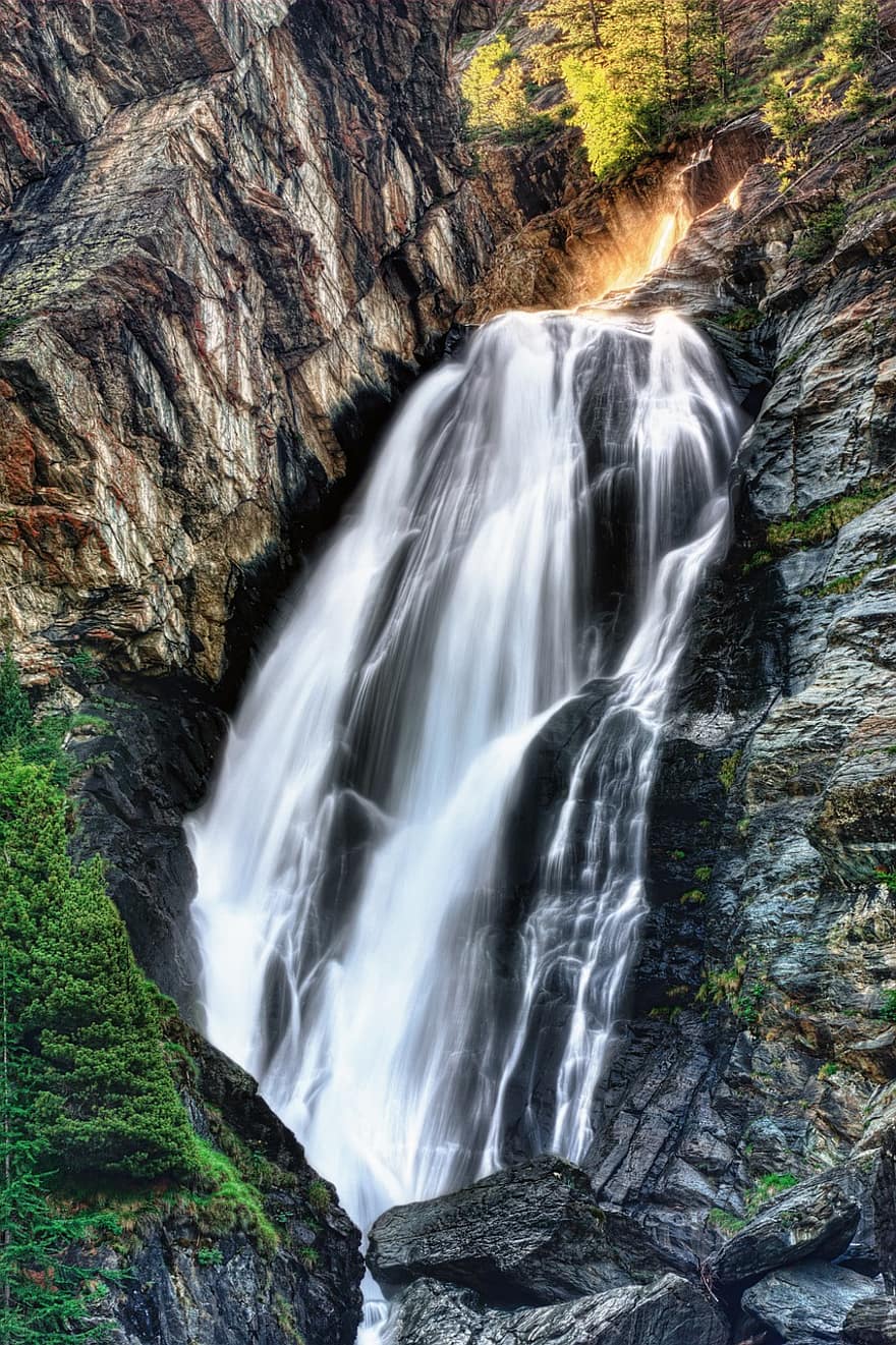 cascada, montaña, Alpes, valle d'aosta, parque Nacional, gran paradiso, agua, paisaje, ambiente, salvaje, naturaleza