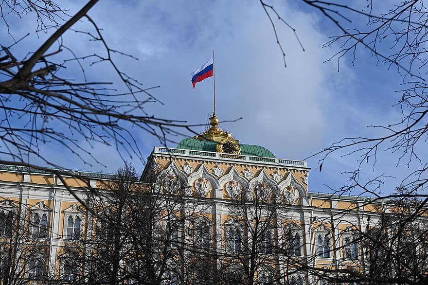 istana, bendera, langit, Rusia, moscow, Arsitektur, tempat terkenal, eksterior bangunan, sejarah, Kekristenan, pohon