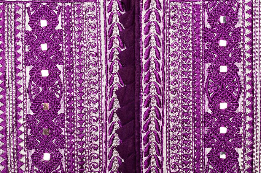 pozadí tkaniny, květinový vzor, Vyšívaný vzor, výšivka, fialové pozadí, Textilní tapety, Pozadí, tkanina, textura, vzor, textil