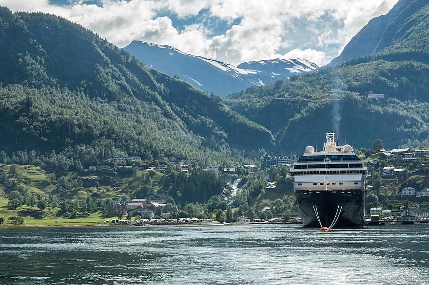 kapal pesiar, fjord, gunung, kapal penumpang, pelayaran, kapal, geirangerfjord, pegunungan Alpen, kota, Norway, kapal pengiriman