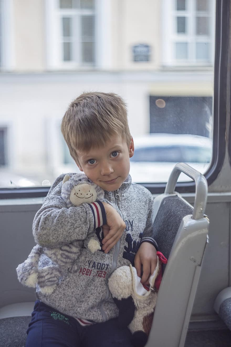дитина, автобус, трамвай