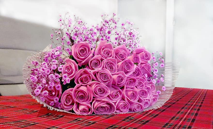 bunga-bunga merah muda, mawar merah muda, buket, karangan bunga, dekorasi, bunga, vas, warna merah jambu, hadiah, merapatkan, daun bunga