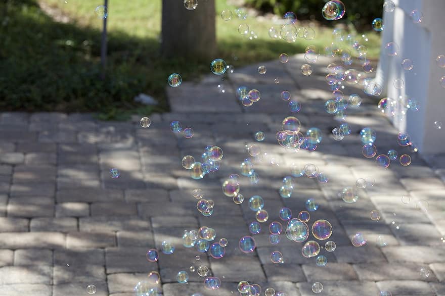 бульбашки, мило, мильні бульбашки, летить