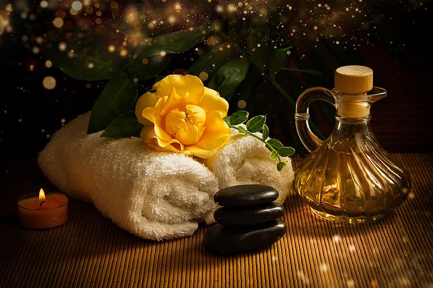 lázně, masážní olej, ručníky, květ, Meditační kameny, svíčka, žlutá růže, lahvičky, relaxovat, relaxace, bokeh