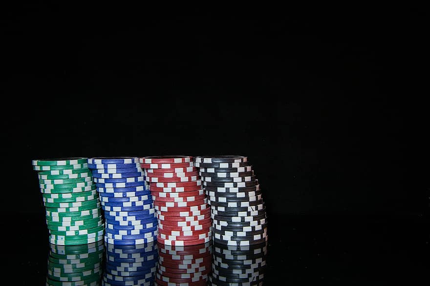 pelimerkkejä, uhkapeli, kasino, vedonlyönti, blackjack, pokeri, sirut, peli, onni, viihde, pino