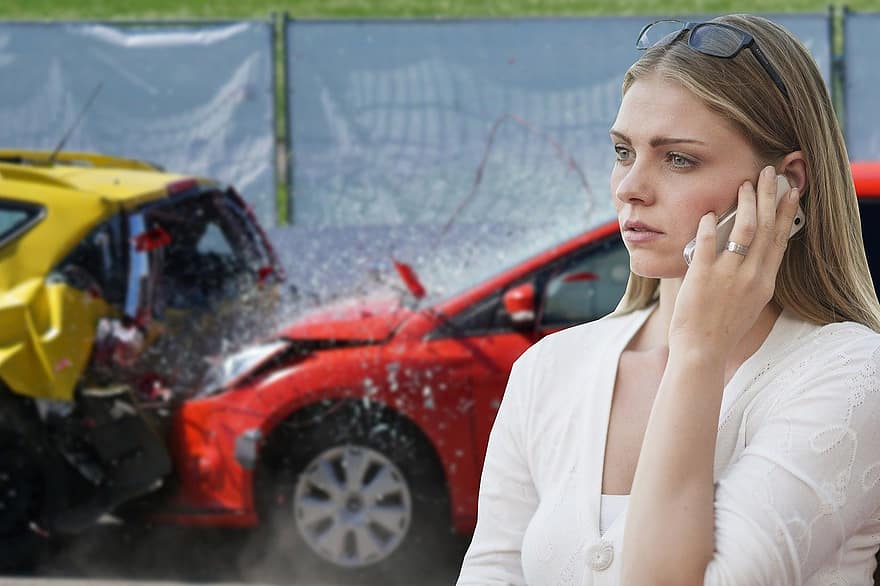 bilulykke, telefon opkald, kvinde, pige, ulykke, bil, opkald, telefon, bekymret, kollision, gået i stykker