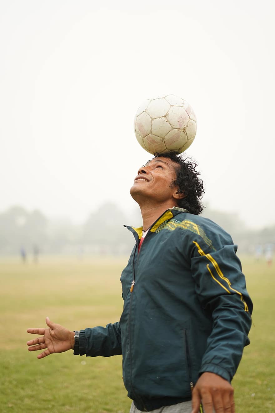 Ball, Athlete, Playing, Player, Man, Male, Sport, Football, Soccer, Competition, Game