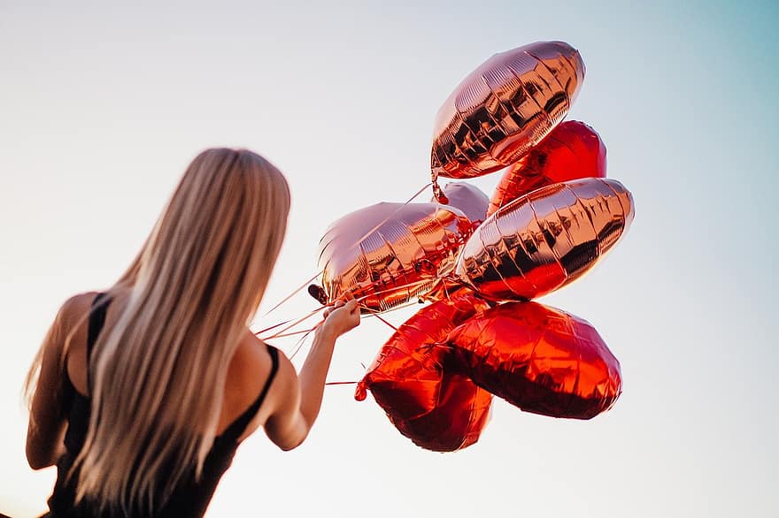 balonlar, buket, Hediyeler, Sevgililer Günü, mutlu sevgililer günü, Aşk, KADIN, balon, yetişkin, bir kişi, eğlence