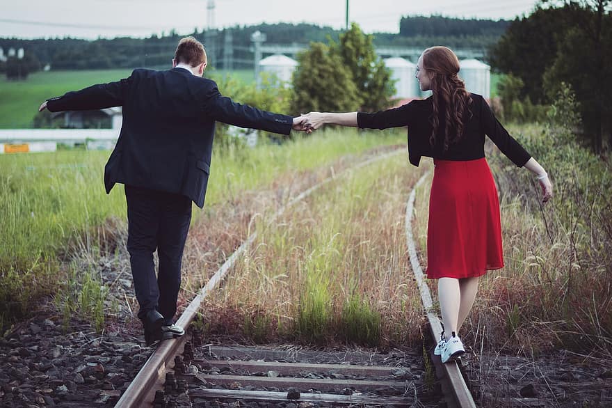 αγάπη, ζευγάρι, σιδηρόδρομος, σχέση, μαζί, άνδρας, γυναίκα, φίλος, φιλενάδα, ράγα, γραμμές τρένου