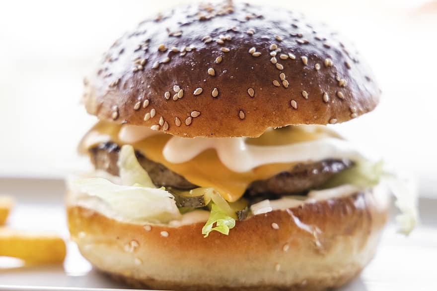 burger, sajtburger, szendvics, sajt, élelmiszer, hús, étterem, kerti sütés, kenyér, konty, saláta