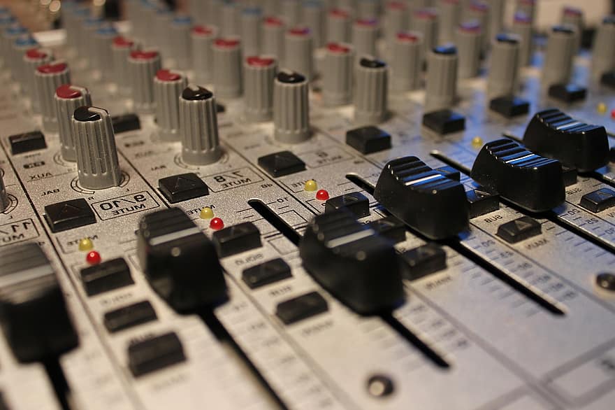 mixer audio, konsol pencampuran, musik, fader, suara, audio, studio, studio rumah