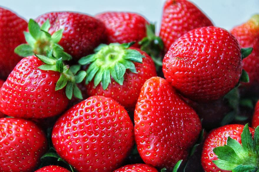 स्ट्रॉबेरीज, फल, खाना, ताज़ा, स्वस्थ, परिपक्व, कार्बनिक, मिठाई, स्वादिष्ट, उत्पादित करें, कटाई