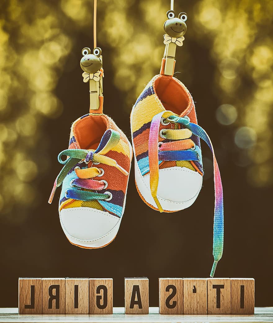naissance, bébé, fille, des chaussures, chaussures pour enfants, Parents, les enfants, mère, la chance, mignonne, famille