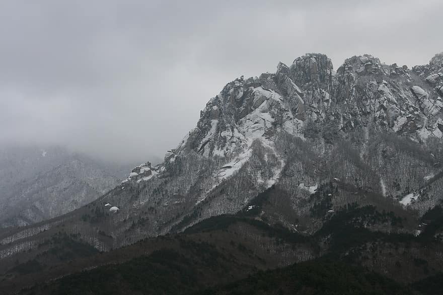 Όρος Seolark, φύση, βουνό, ταξίδι, εξερεύνηση, σε εξωτερικό χώρο, ο ΤΟΥΡΙΣΜΟΣ, χιόνι, τοπίο, κορυφή βουνού, οροσειρά