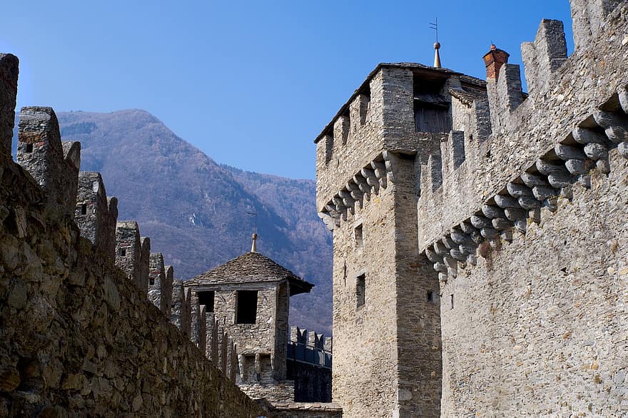 Hrad Montebello, pevnost, věž, hrad, historický, zeď, cimbuří, budova, architektura, hora, Dějiny