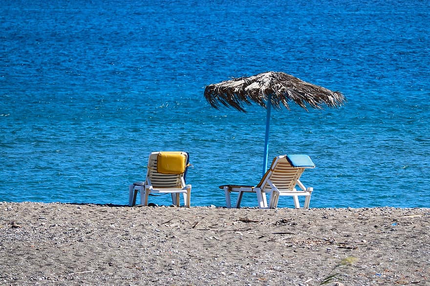 바닷가, 일광욕 용 긴 의자, 파라솔, 비치 파라솔, 비치 의자, 모래, 바다, 대양, 육지, 해변, 연안