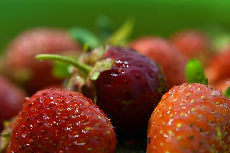 स्ट्रॉबेरीज, स्ट्रॉबेरी, फल, लाल, स्वादिष्ट, खा, खाना, मिठाई, भोजन, प्रौढ़