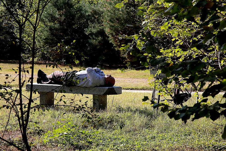 πάρκο, παγκάκι, υπνάκο, μεσημεριανός ύπνος, ύπνος, υπόλοιπο, άνδρας, σε εξωτερικό χώρο