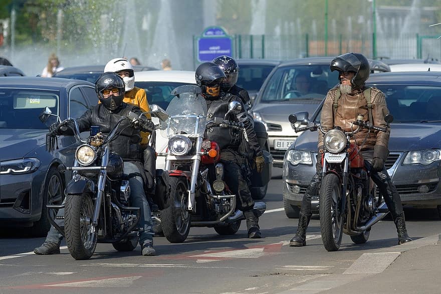 motorcyklister, cyklister, trafik, bilar, urban, stad, motorcyklar, väg, motorcykel, polisstyrka, fart