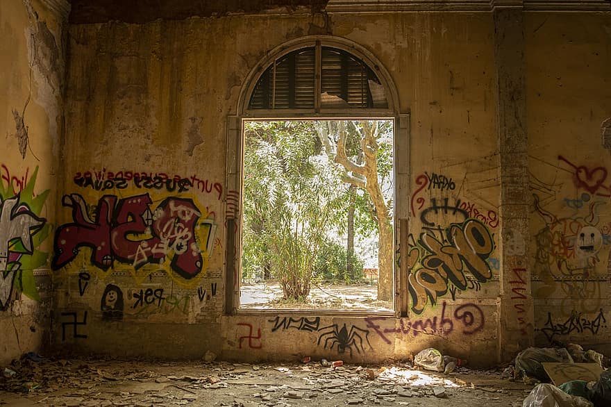 εγκαταλειμμένος, δωμάτιο, γκράφιτι, τοίχους, καταστράφηκε από, σαραβαλιασμένος, καταστροφή, αποκαλυπτικό