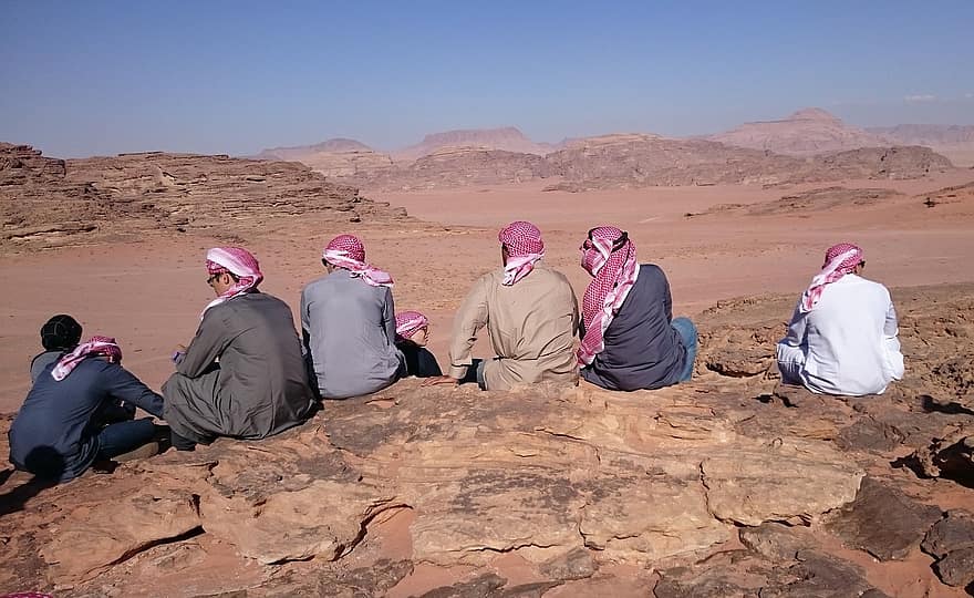 poušť, výhled, skupina, cestovat, muži, dobrodružství, sedící, skupina lidí, dospělý, hora, písek