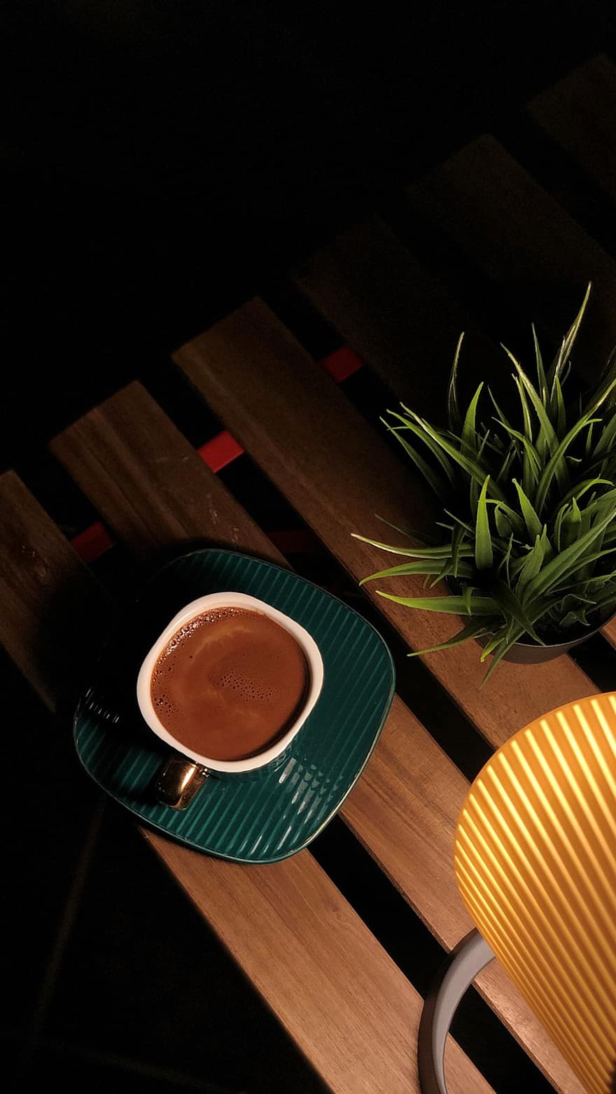 Kawa, Puchar, stół, Espresso, drink, napój, kofeina, spodek, lampa, roślina