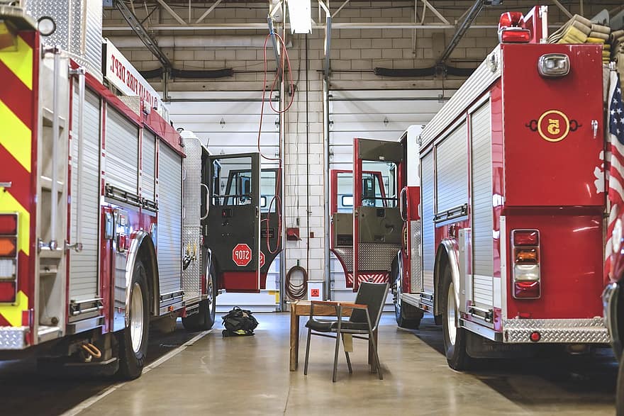 пожежна машина, порятунку, пожежники, сирена, пожежна станція, надзвичайна ситуація