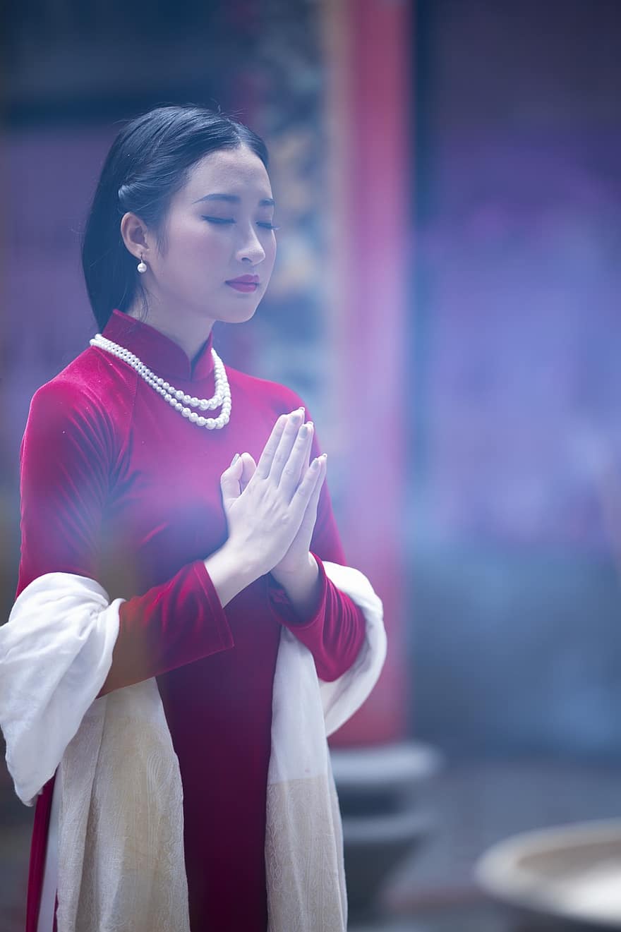 tempel, kvinna, bön-, rökelse rök, rök, ao dai, vietnames, Röd Ao Dai, Vietnam National Dress, traditionell, kultur