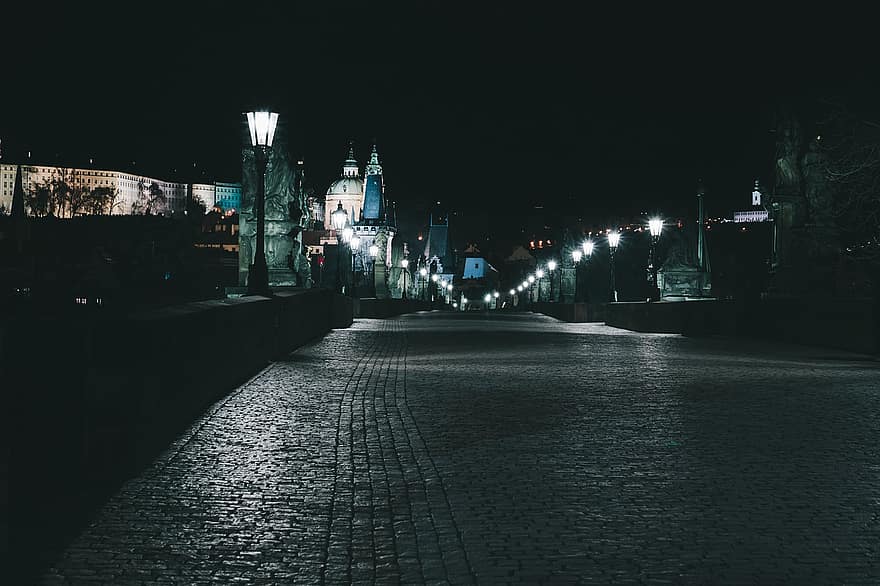 Νύχτα, δρόμος, πεζοδρόμιο, πόλη, Βοημία, αστικό τοπίο, λιθόστρωτα, Τσεχική Δημοκρατία
