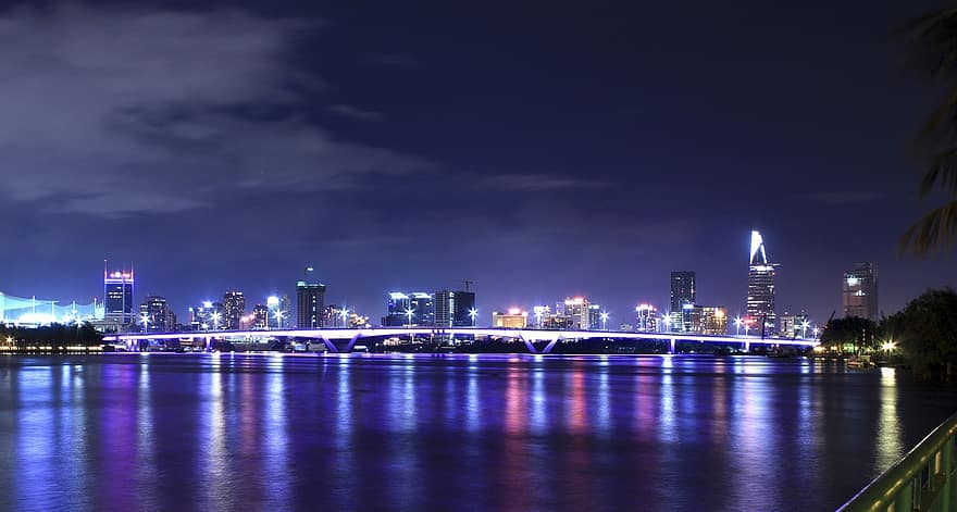 Хошимин, ночь, Вьетнам, линия горизонта, Ночная жизнь Вьетнама, красивый пейзаж, ночной вид, огни города, море, городской пейзаж, небоскреб